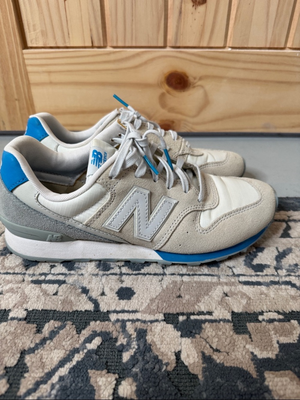 New Balance Cream & Blue Retro Runner